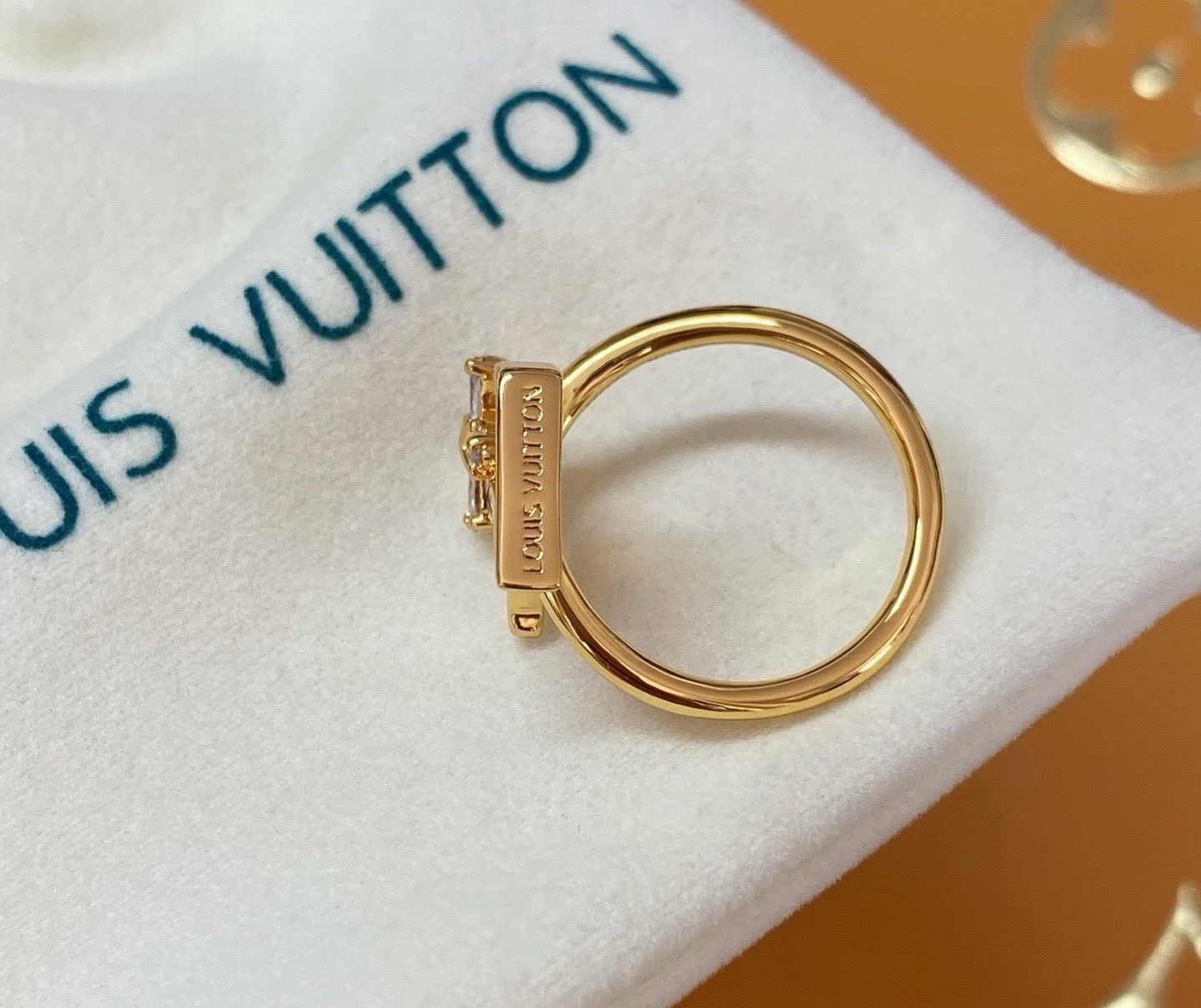 Louis Vuitton LV Iconic Flower Ring